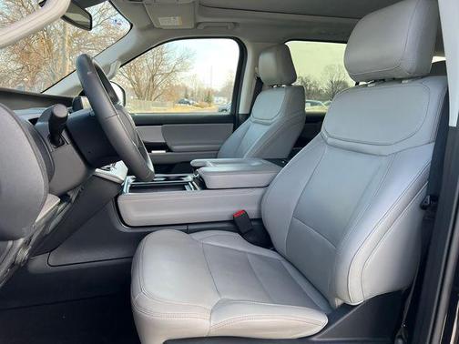 2025 Ford Expedition Max Active 4x4