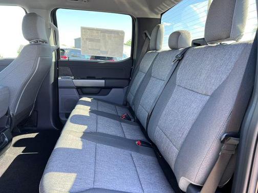 AGATE BLACK METALLIC 2026 Ford F-150 XLT