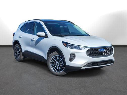 2026 Ford Escape PHEV SE