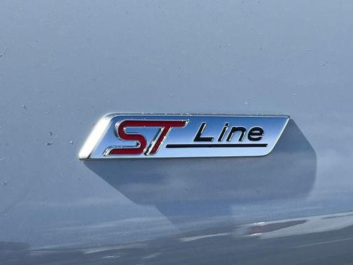 SPACE WHITE METALLIC 2026 Ford Explorer ST-Line