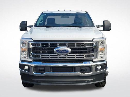 2026 Ford F-350 XLT