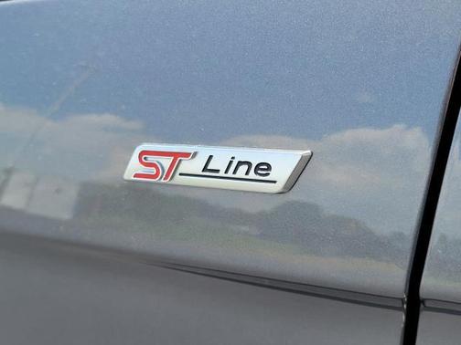2022 Ford Edge ST Line