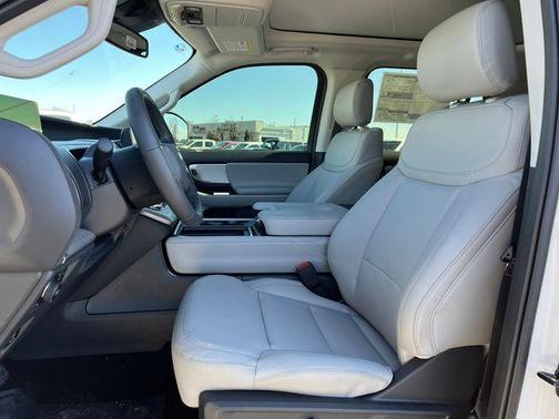 STAR WHITE MET TRI-COAT 2026 Ford Expedition Max Active 4x4