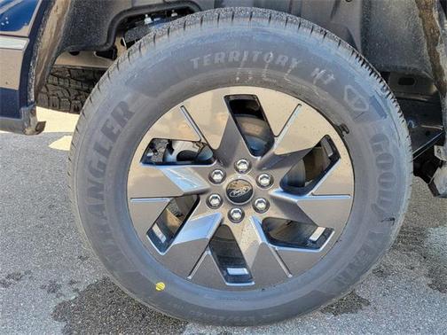2025 Ford F-150 Lightning LARIAT