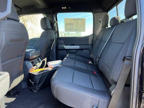 AGATE BLACK METALLIC 2026 Ford F-150 XLT