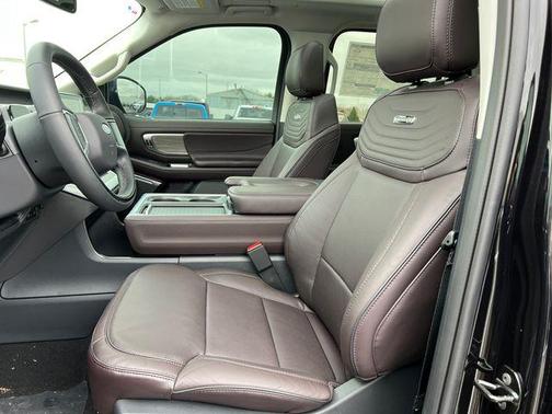 AGATE BLACK METALLIC 2025 Ford Expedition Max Platinum