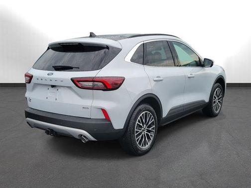 2025 Ford Escape PHEV SE