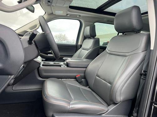 2025 Ford Expedition Max Active 4x4