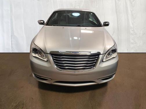 2012 Chrysler 200 Limited