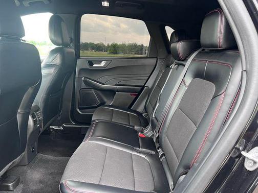 AGATE BLACK METALLIC 2024 Ford Escape ST-Line