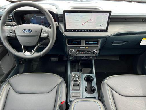 SHADOW BLACK 2025 Ford Maverick Lobo