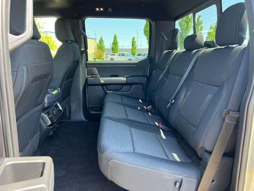ICONIC SILVER METALLIC 2022 Ford F-150 XLT
