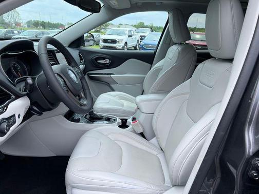Granite Crystal Metallic Clearcoat 2022 Jeep Cherokee Limited