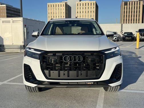 2025 Audi Q7 45 Premium Plus