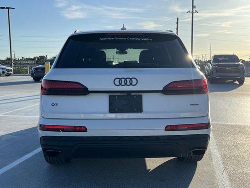 2025 Audi Q7 45 Premium Plus