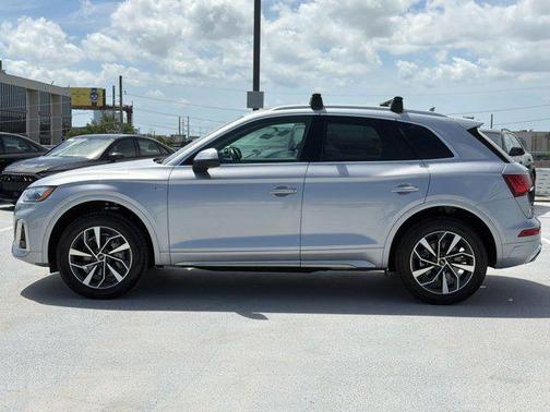 2023 Audi Q5 45 S line Premium