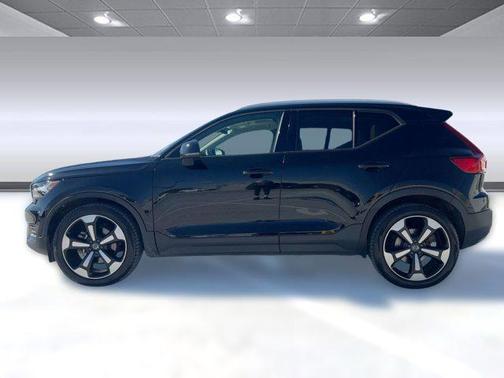 2019 Volvo XC40 T5 Momentum