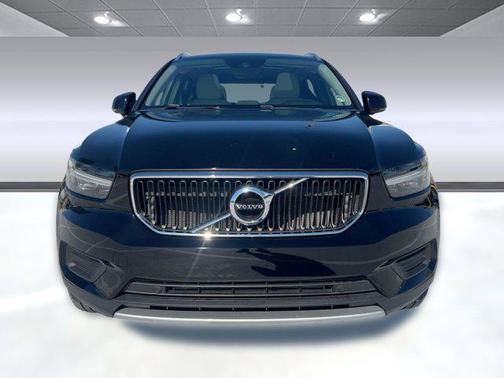 2019 Volvo XC40 T5 Momentum