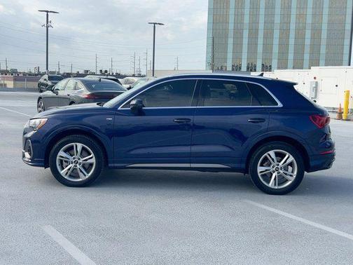 2022 Audi Q3 45 S line Premium