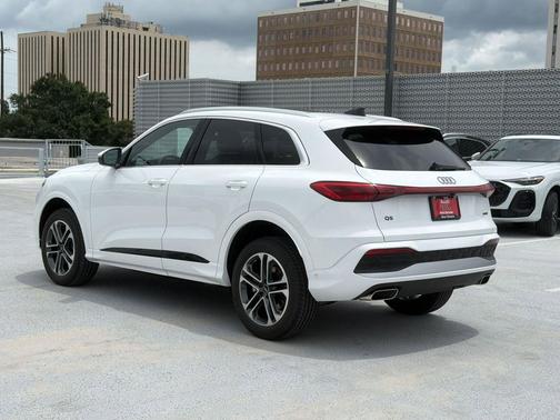 Arkona White 2026 Audi Q5 Premium Plus TFSI quattro S tronic