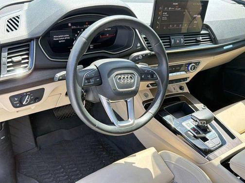 Mythos Black Metallic 2023 Audi Q5 45 S line Premium Plus