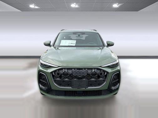 District Green Metallic 2026 Audi Q5 Premium Plus TFSI quattro S tronic