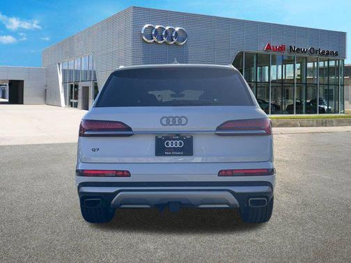2025 Audi Q7 45 Premium