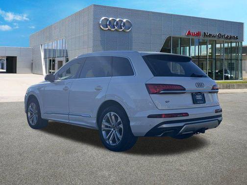 2025 Audi Q7 45 Premium