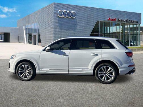 2025 Audi Q7 45 Premium