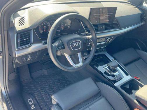 2025 Audi Q5 45 S line Premium