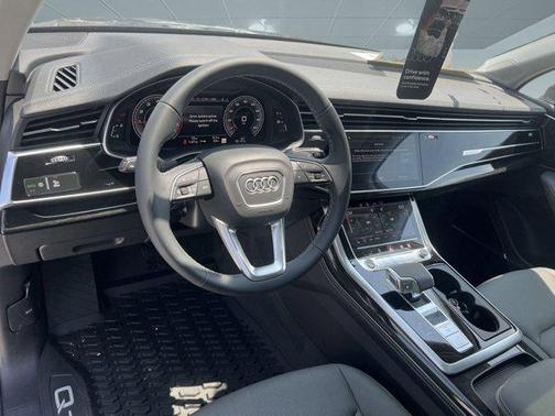 2025 Audi Q7 55 Premium Plus