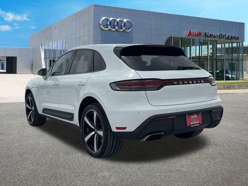 2023 Porsche Macan AWD