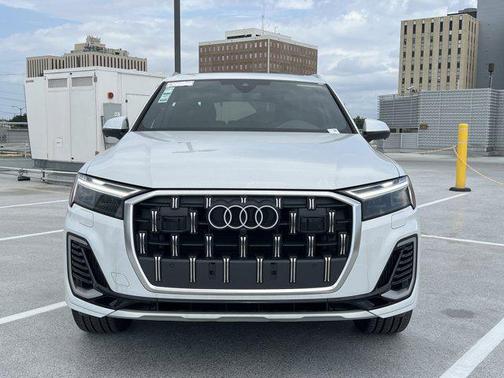 2025 Audi Q7 55 Premium Plus