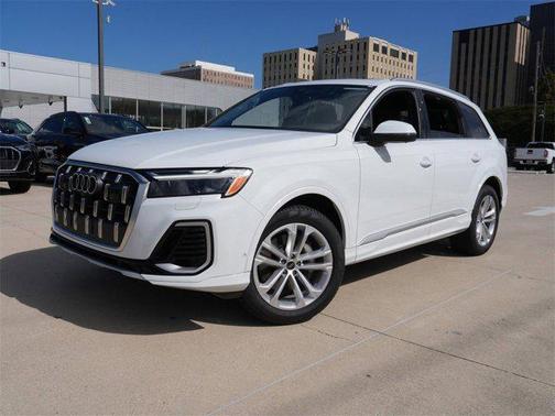 2025 Audi Q7 55 Premium Plus