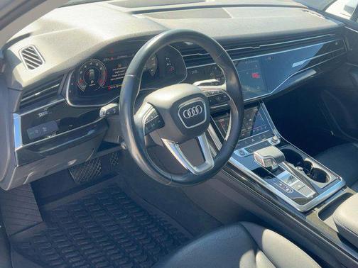 2022 Audi Q7 55 Premium Plus