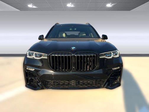 2021 BMW X7 M50i
