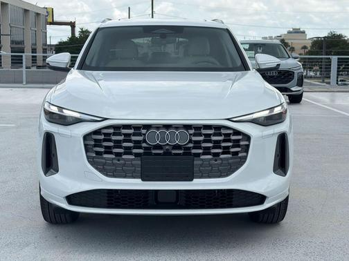 Glacier White Metallic 2026 Audi Q5 Premium TFSI quattro S tronic