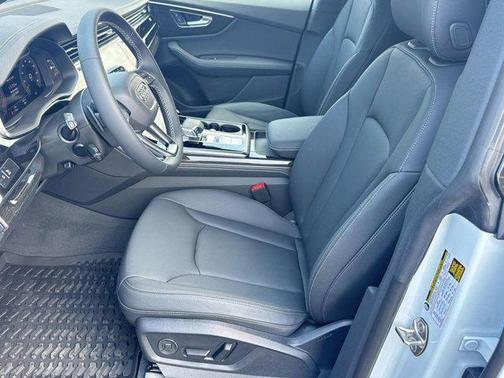Glacier White Metallic 2026 Audi Q8 55 Premium Plus