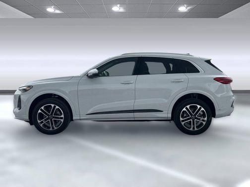 2025 Audi Q5 Premium TFSI quattro S tronic