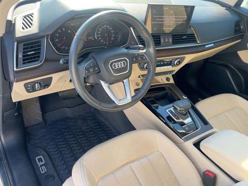 2022 Audi Q5 45 S line Premium