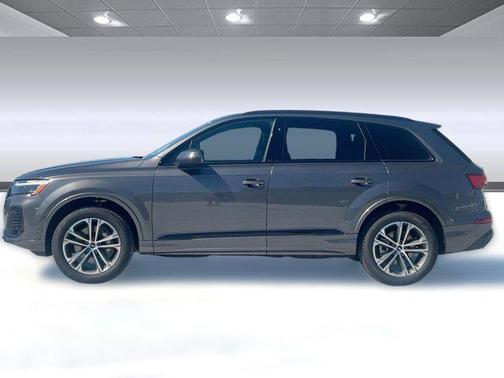 2026 Audi Q7 45 Premium Plus