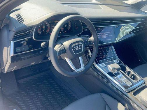 2026 Audi Q7 45 Premium Plus