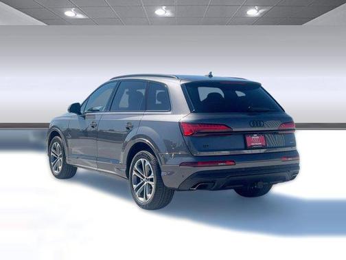 2026 Audi Q7 45 Premium Plus