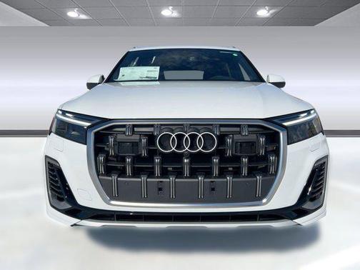 2026 Audi Q7 55 Premium Plus
