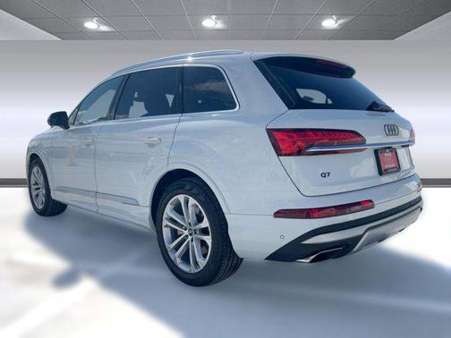 2026 Audi Q7 55 Premium Plus