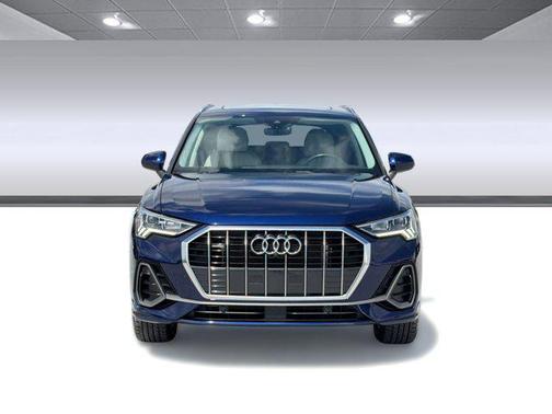 Navarra Blue Metallic 2023 Audi Q3 45 S line Premium Plus