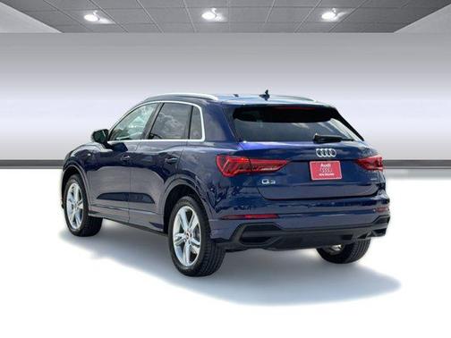 Navarra Blue Metallic 2023 Audi Q3 45 S line Premium Plus