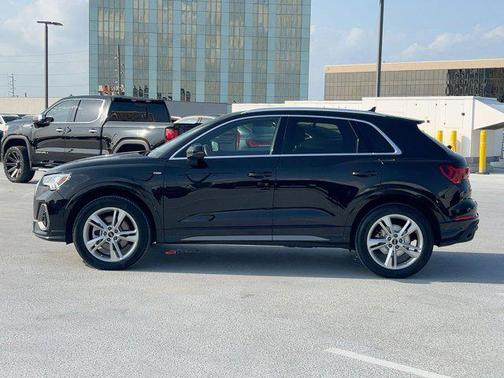 2023 Audi Q3 Premium 45 TFSI S line quattro Tiptronic