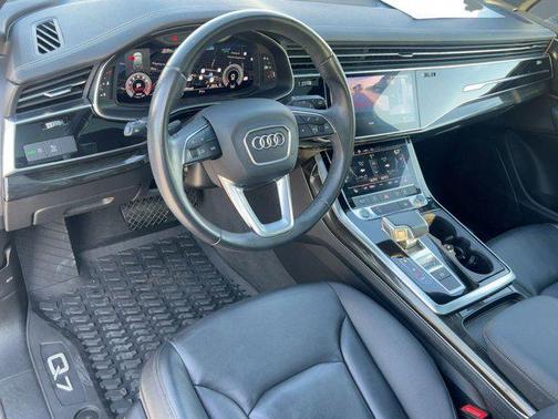 2023 Audi Q7 45 Premium