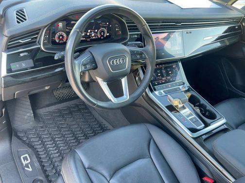 2023 Audi Q7 45 Premium